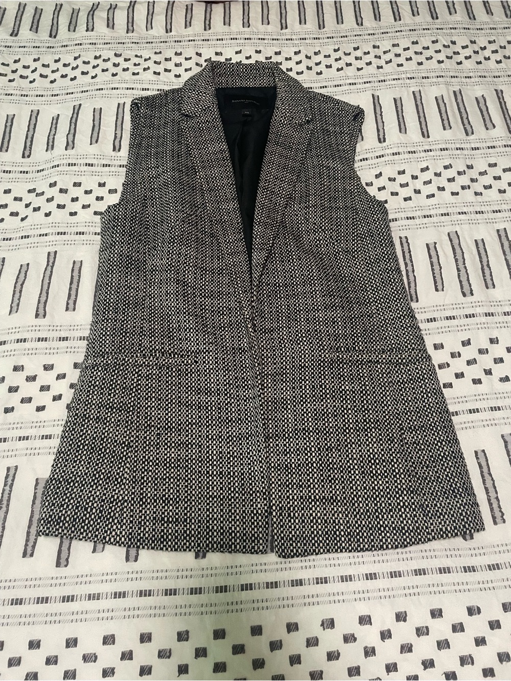 Banana Republic Black & White Bouclé Sleeveless Blazer Vest